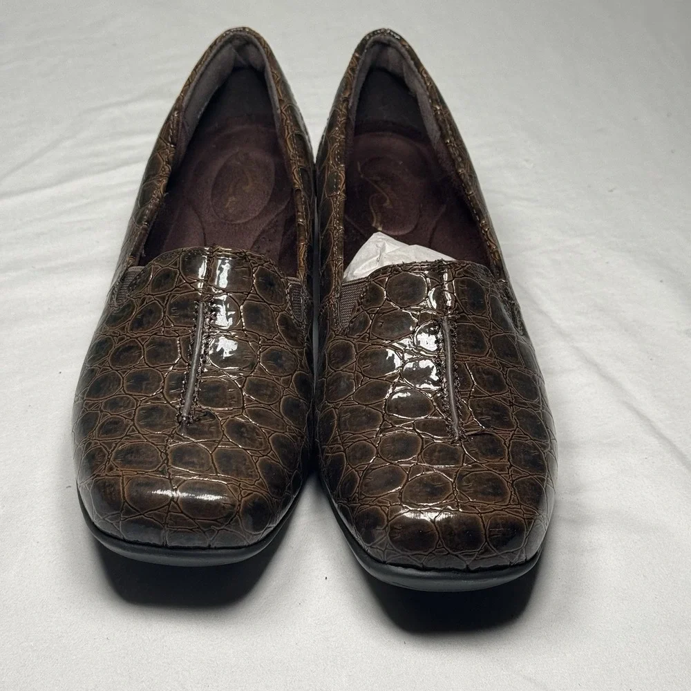 Womens Brown Croc Embossed Comfort Flats Slip‎ On Casual Shoes Size 6.5 Wide